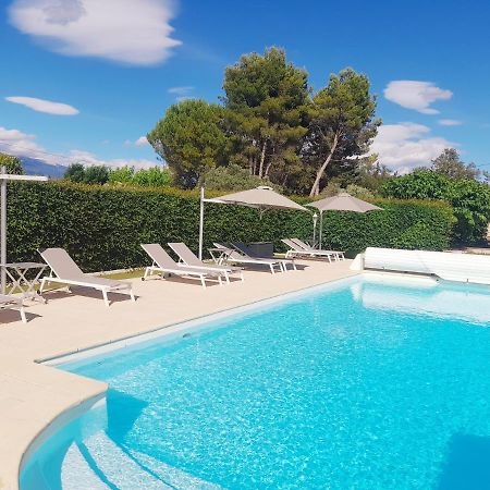Domaine Des Ecureuils Bed & Breakfast Carpentras Bagian luar foto