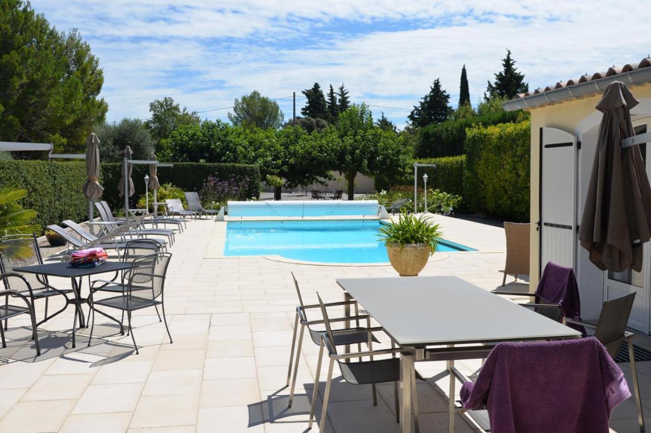 Domaine Des Ecureuils Bed & Breakfast Carpentras Bagian luar foto