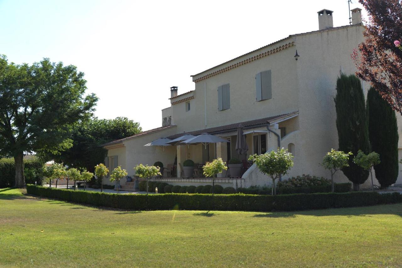 Domaine Des Ecureuils Bed & Breakfast Carpentras Bagian luar foto