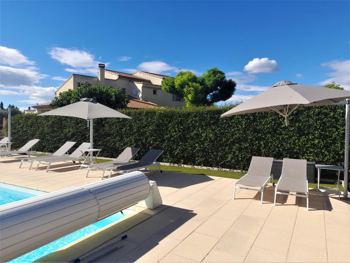 Domaine Des Ecureuils Bed & Breakfast Carpentras Bagian luar foto