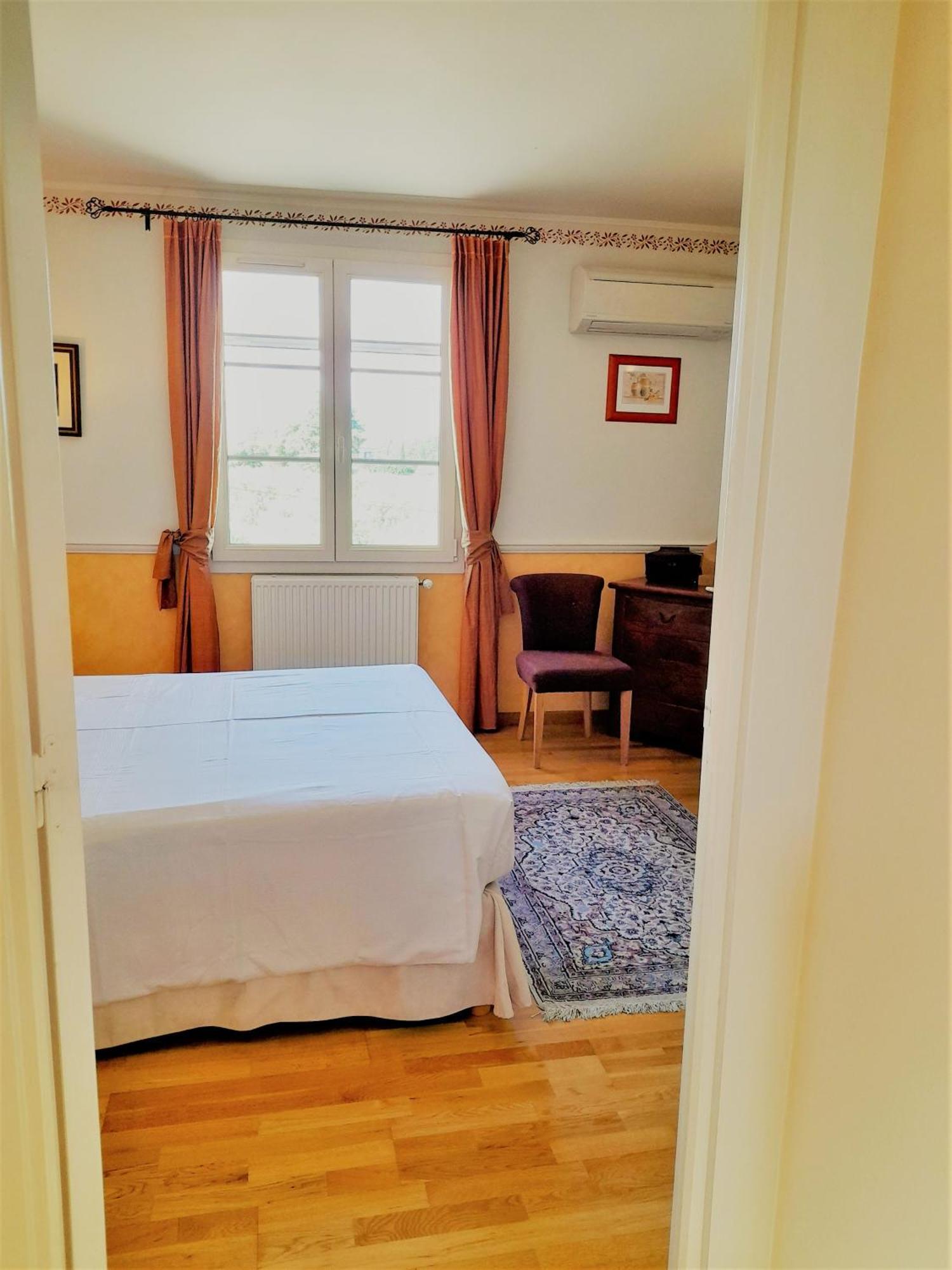 Domaine Des Ecureuils Bed & Breakfast Carpentras Bagian luar foto